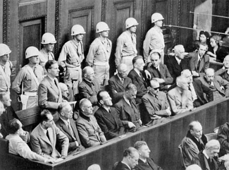 Palazzo di Giustizia a Norimberga, 1945: banco degli accusati
